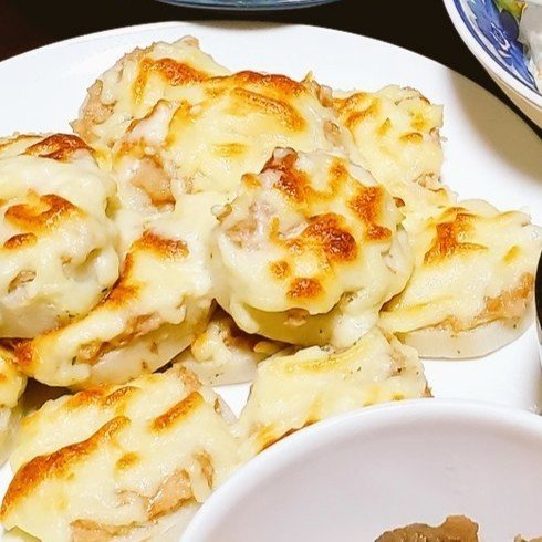 今日珍しく晩御飯を作って その中に 蓮根の肉詰め があったんですが 蓮根の穴 に肉を詰める作業がとてつもなく面倒くさかった しかも肉が余って上にも乗せる形になったしチーズもかけるレシピだったので穴に詰める Ruiko Note 今日珍しく晩御飯を作って その中に 蓮根の肉詰め があったんですが 蓮根の穴 に肉を詰める作業がとてつもなく面倒くさかった しかも肉が余って上にも乗せる形になったしチーズもかけるレシピだったので穴に詰める Ruiko Note