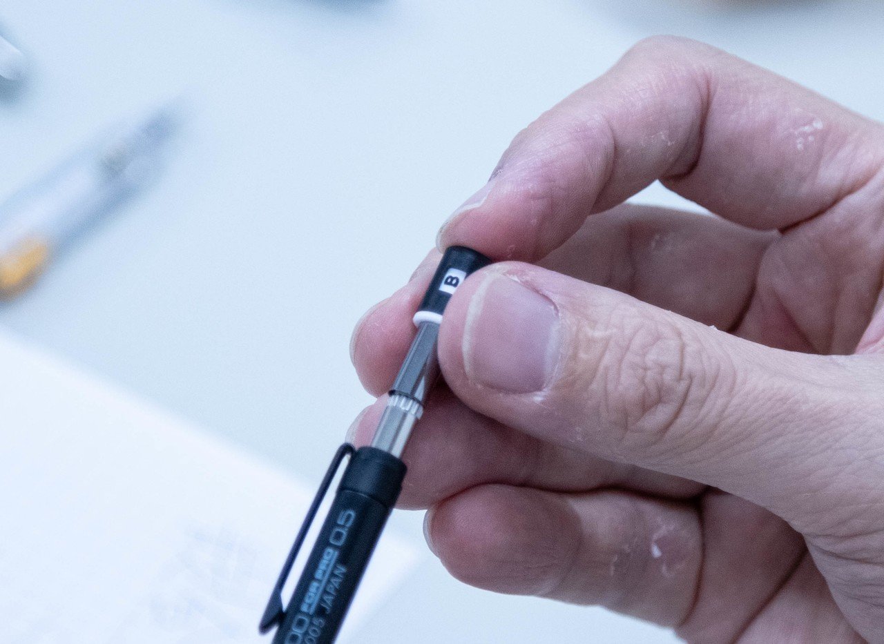 シャープペンシル　自動死んだ死機構搭載 格安自動芯出し機構のシャーペンは評価がむずい【ノクフリー