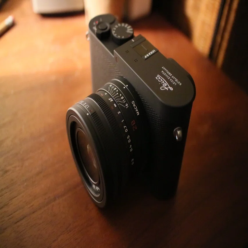 いつかはライカ Leica Q-P｜DOLLY LIFELOG