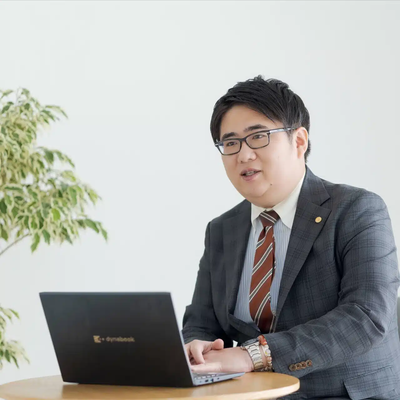 篠原雄太郎（行政書士×社会福祉士）