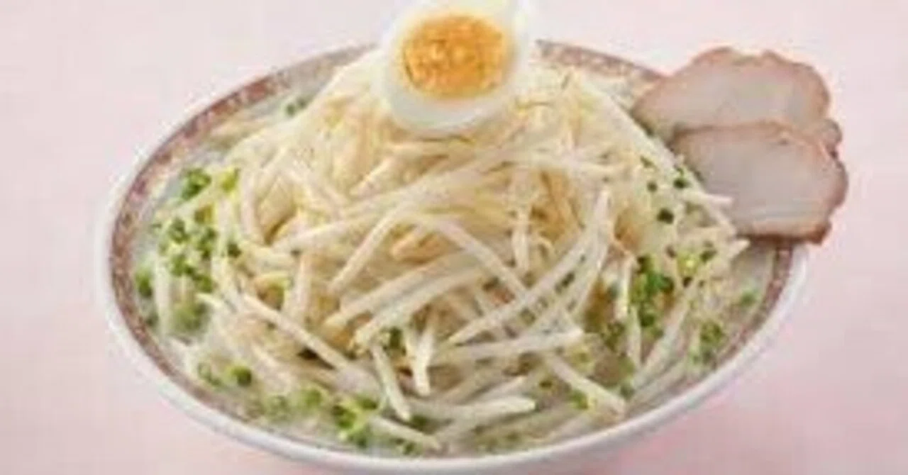 もっちハムたまごパン4個入と、ラーメン荘 歴史を刻め監修 ...
