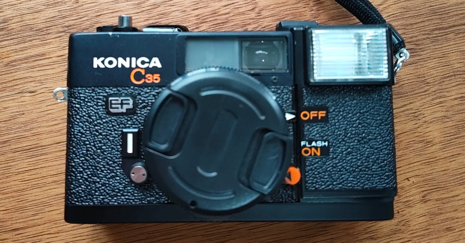KONICA C35 EFで、日常を撮る｜icebox｜サバーバンボーイ