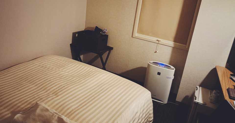 遠征気分を味わいたくて近場のビジネスホテルに泊まりに来た 紅葉 Note