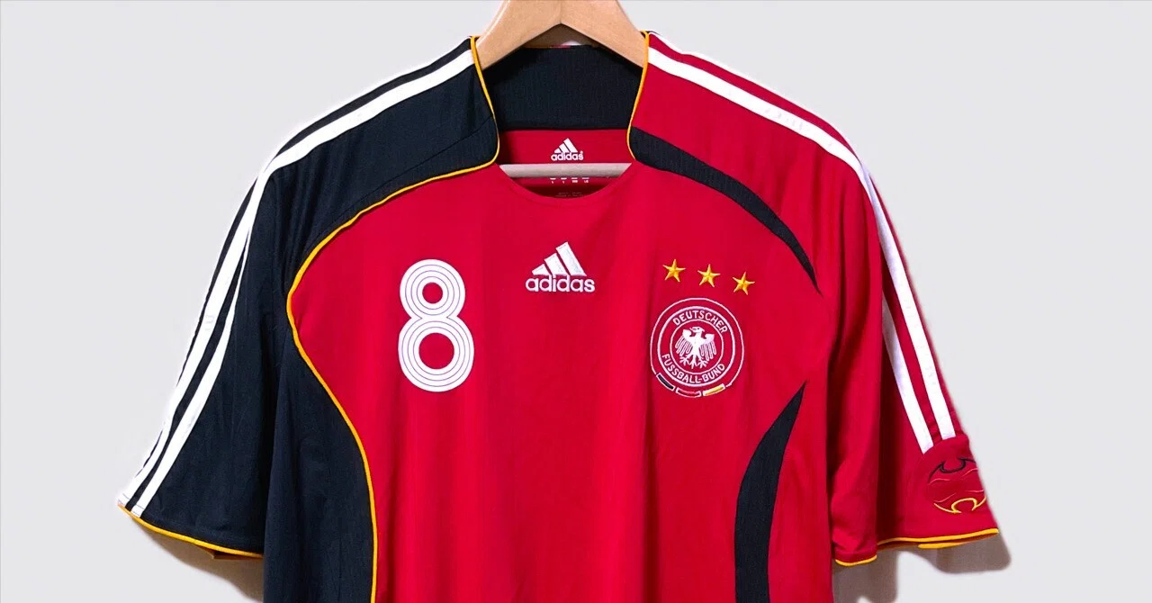 【NEW】【柳沢敦】【未使用品】【ドイツW杯着用】【S】日本代表(2006) ドイツ代表「2006W杯」ユニフォーム 時代の象徴チームガイストの左右