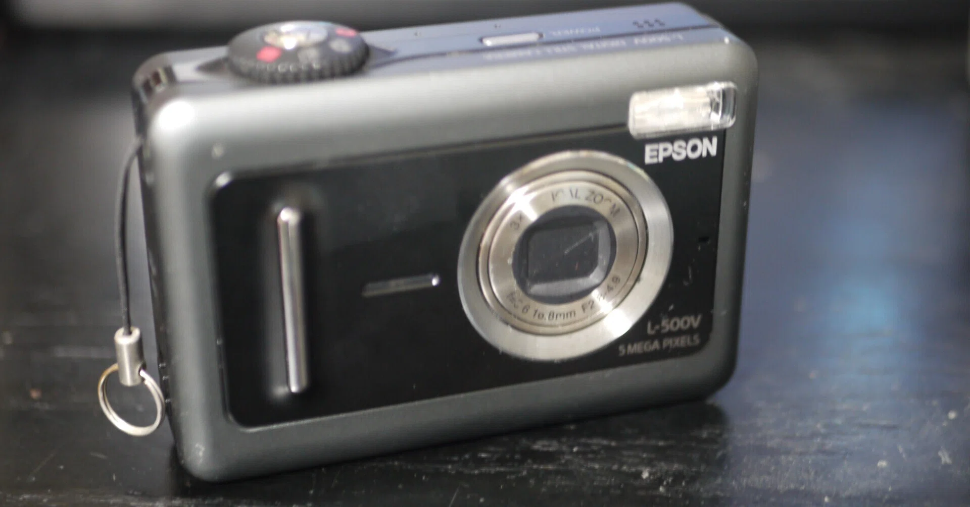 【良品】EPSON L-300 CCDコンデジ 作例あり 動作確認済 オールドコンデジ図鑑【#27】EPSON L-500V｜大画面液晶が自慢だった500