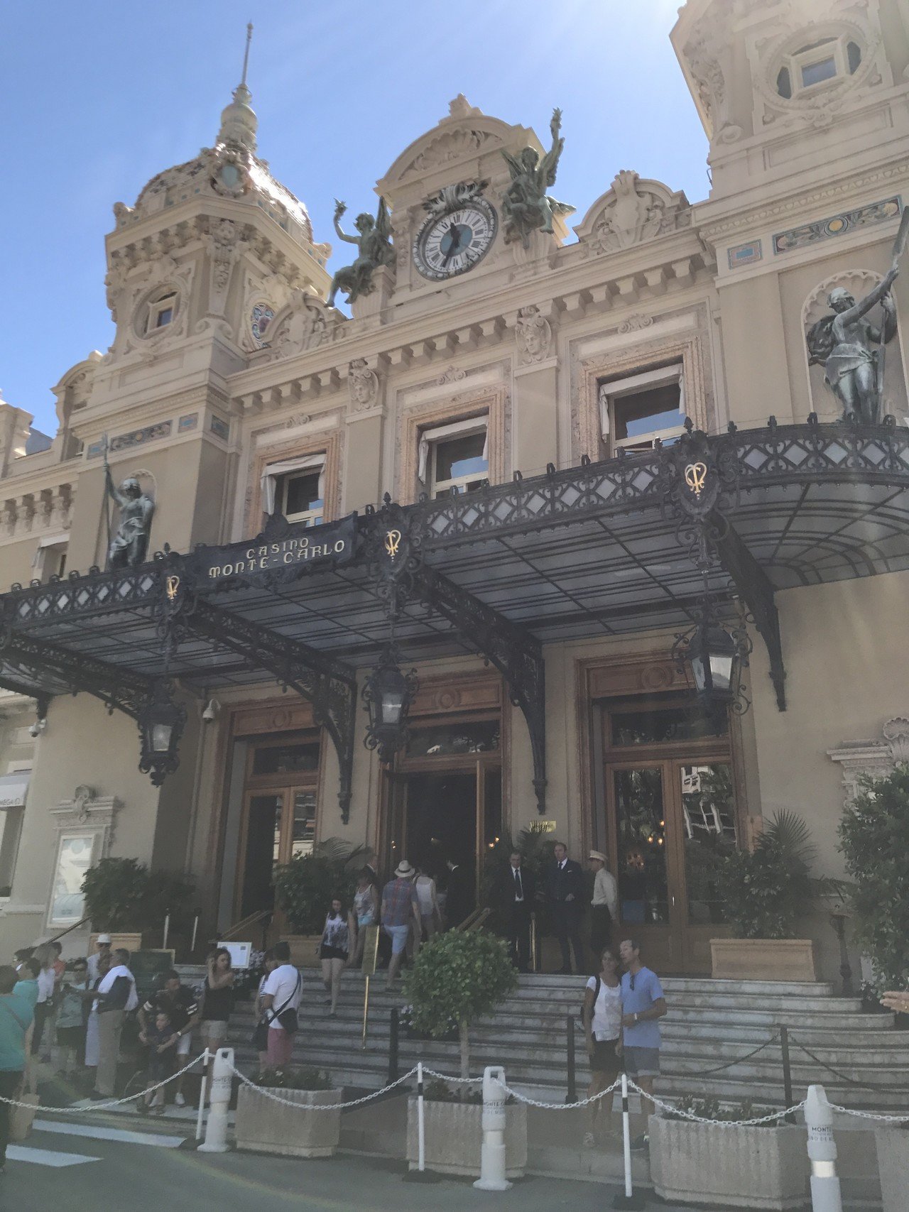 モナコの象徴 カジノ・ド・モンテカルロ(Casino de Monte-Carlo