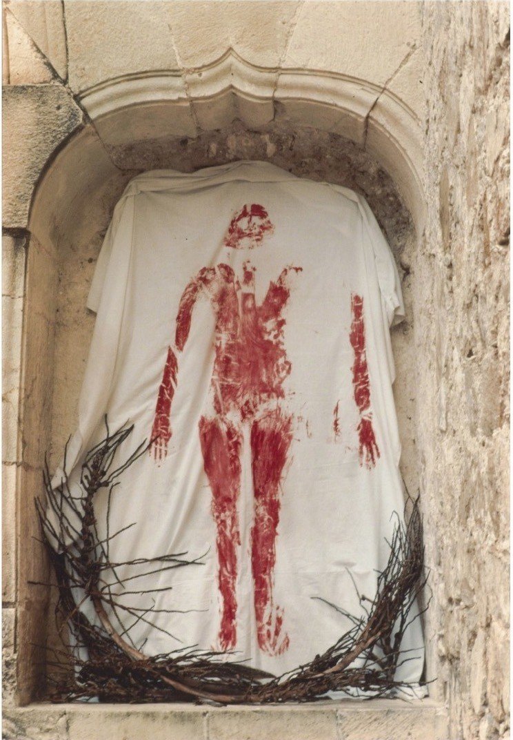 女性作家アナ・メンディエタ-血で予告されたかのような死と作品理念