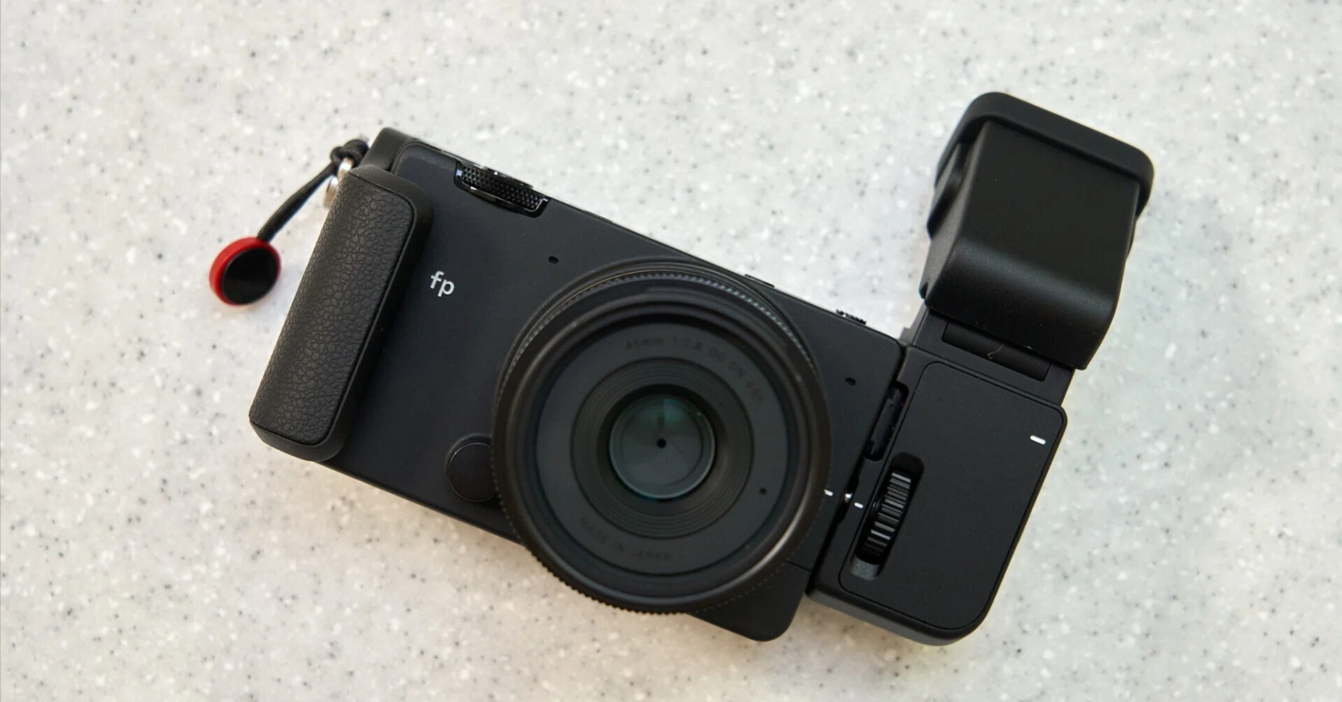 The view through the viewfinder from the SIGMA fp | SIGMA fp +