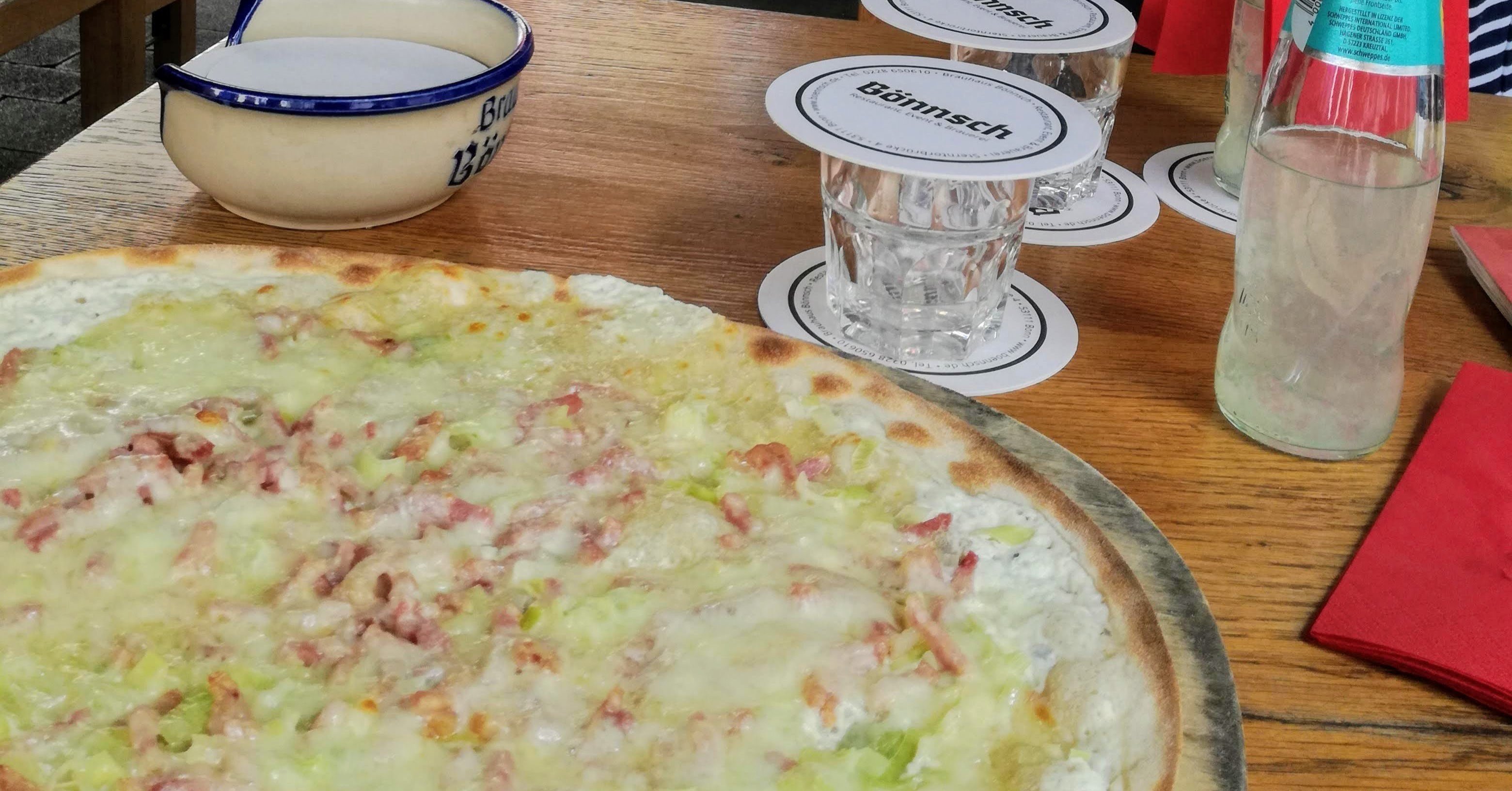 ドイツの美味しい白いピザ フラムクーヘン Flammkuchen しずか Note