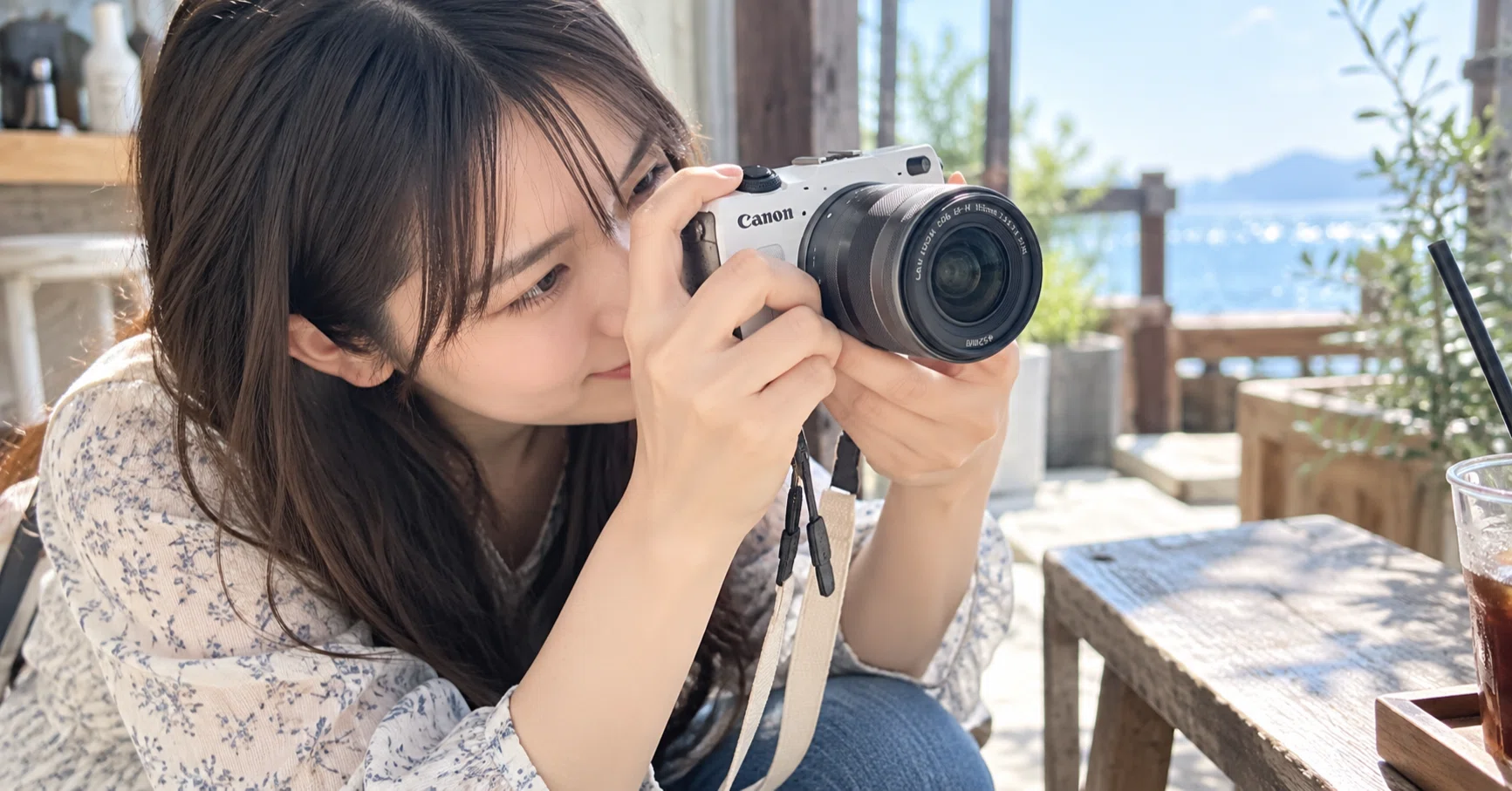 白いCanon EOS M2で始める、やさしい写真散歩の時間｜キツネ｜コラム