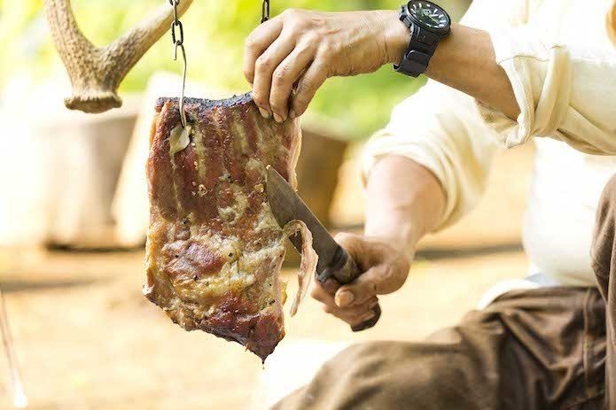 キャンプ肉料理 アレンジ満載 豚バラブロックを持ってキャンプに行こう ソトレシピ シーザスターズ キャンプ肉料理 アレンジ満載 豚バラブロックを持ってキャンプに行こう ソトレシピ シーザスターズ