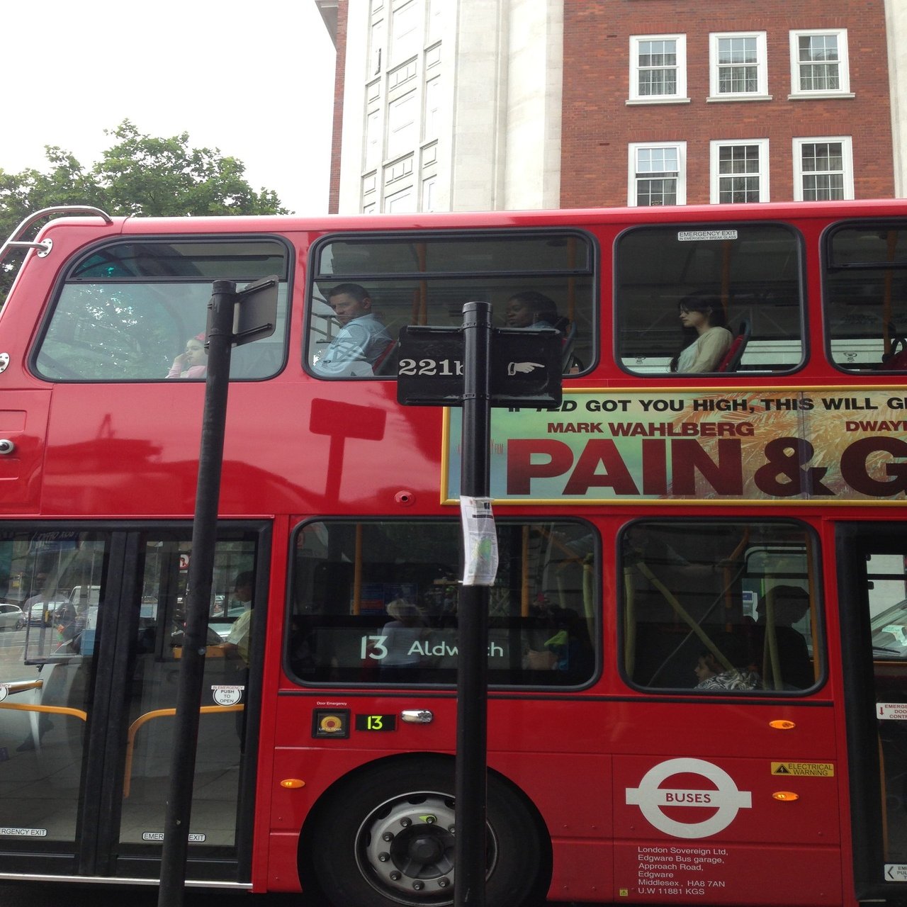 ロンドン ダブルデッカー クロニクル Reading Mug Note