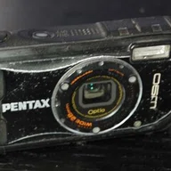 オールドコンデジ図鑑【#52】PENTAX Optio LS465 ― 細長いボディが