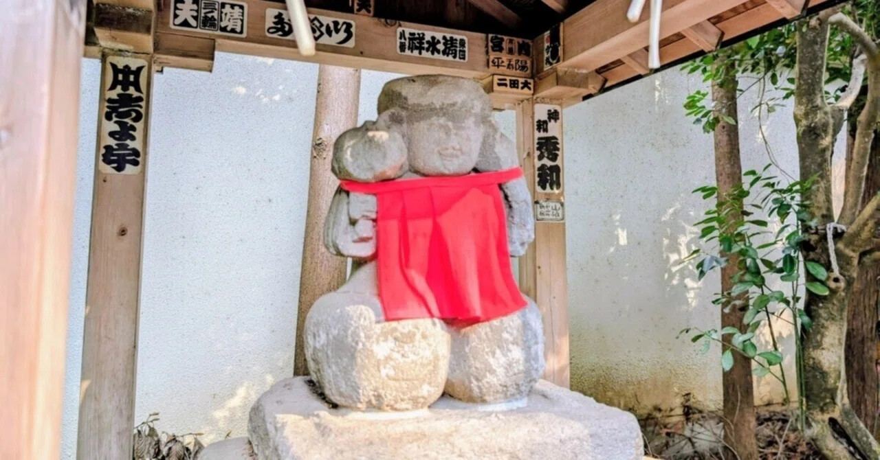 金運・身体健全のご利益で知られる水稲荷神社・大国社｜赤い前掛けの