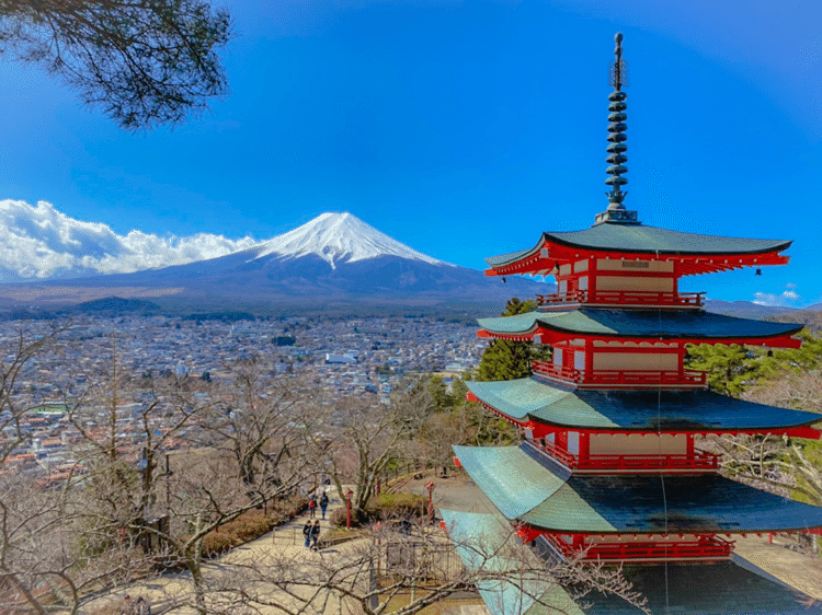 2020.3.11

新倉山浅間公園

富士山の見えるところで1番好きですが階段がえぐいので筋トレしましょう！

一度、広告で使用されたことがあり、この場所からの写真が使われました。

#富士山　#カメラのたのしみ方　#静岡　#山梨　#カメラ　#一眼レフ　#一眼レフ初心者　#一眼レフのある生活　#カメラ好き　#旅　#旅行　#旅行好き　#新倉山浅間公園　#山