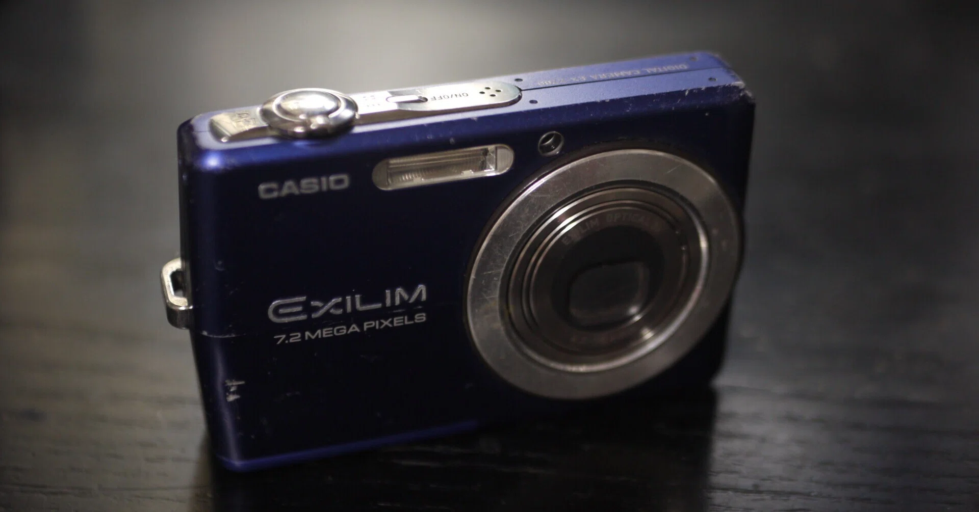 オールドコンデジ図鑑【#36】CASIO EXILIM EX-Z700｜2006年の完成形