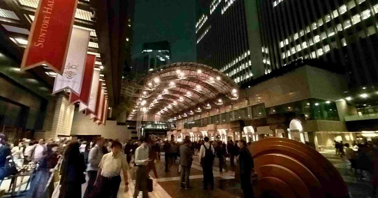 A Memorable Performance: London Symphony Orchestra Conducted by Antonio ...