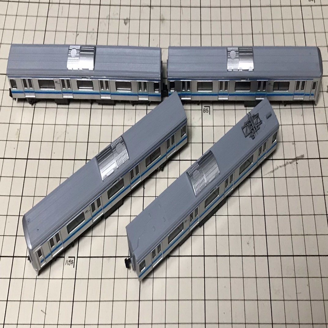 海底のWパンタ屋根シリーズ」を使うとT社製品(後期車)と何が変わるのか