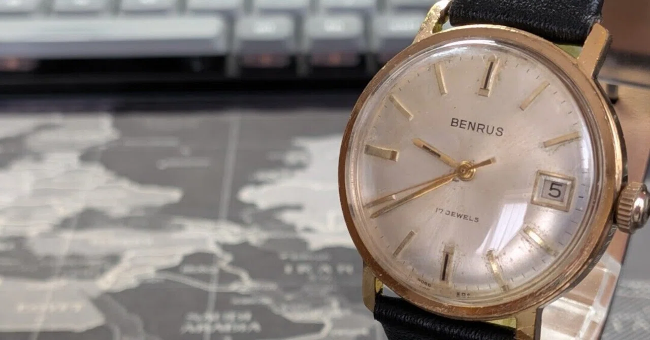 No.577 | Benrus | 9021-9045 | アンティーク、手巻き、裏スケ…な時計
