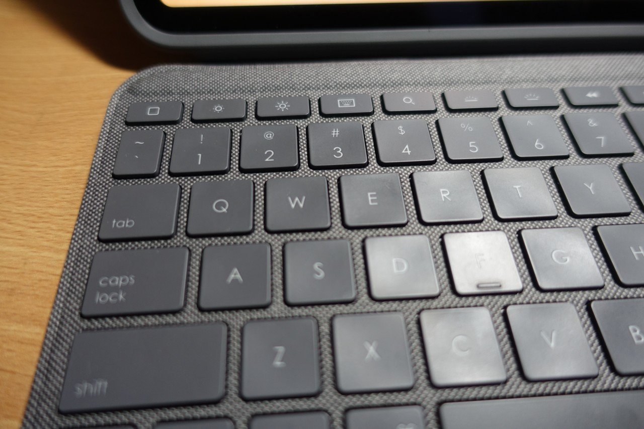レビュー】iPad Pro 11インチ用にロジクールのキーボード レビュー】iPad Pro 11インチ用にロジクールのキーボード