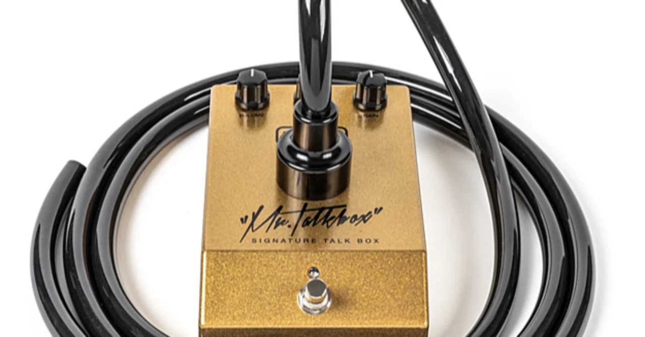 ギターアンプの音も同時に出力できるMXRの新しいトーキング
