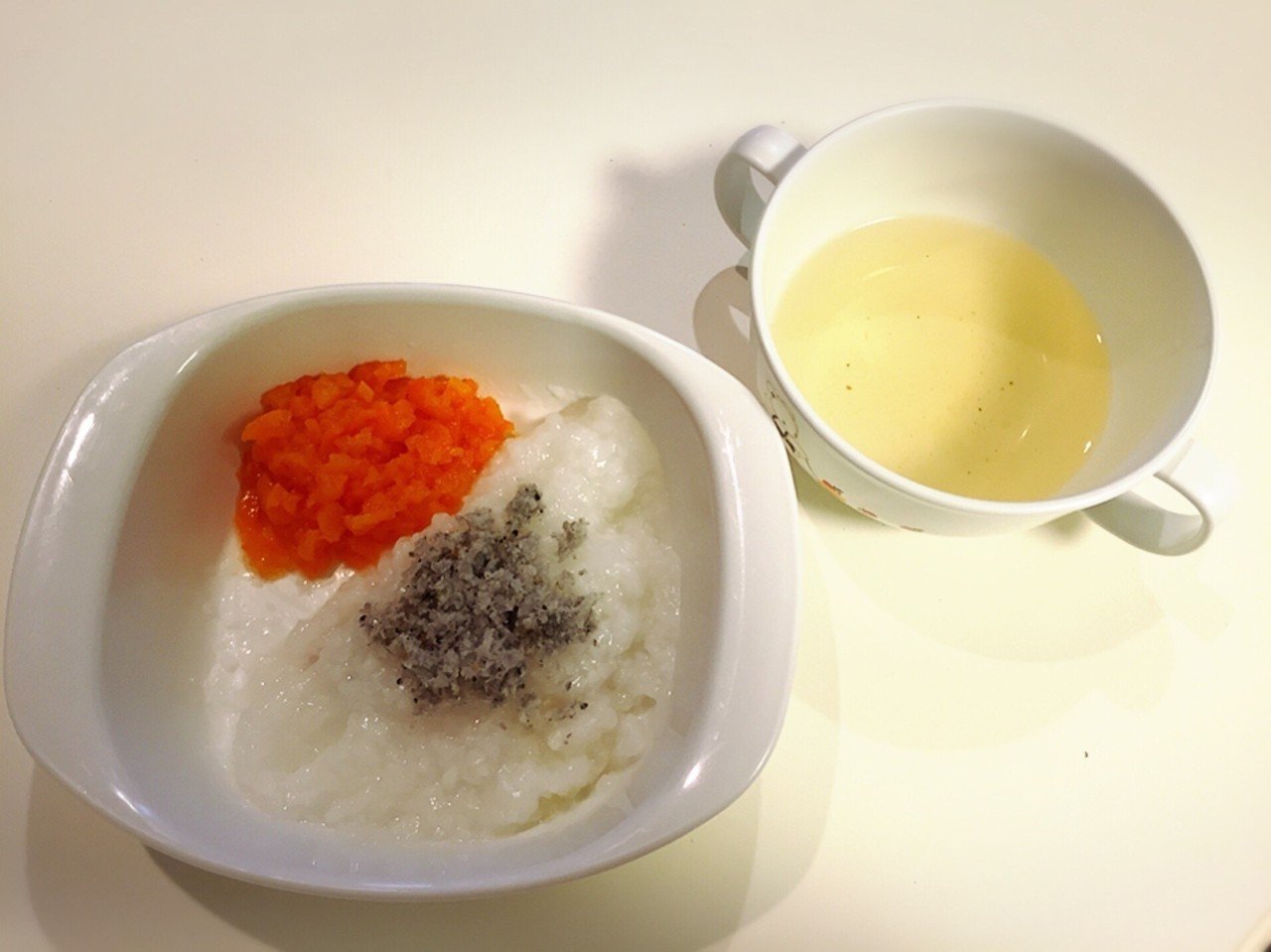 離乳食95日目 よるごはん しらす粥 にんじんグラッセ 具なし味噌汁 少量だけどお砂糖デビュー 離乳食 中期食 Mineco Note