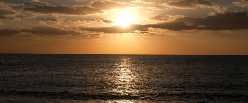 第十首-夕凪の渚でしりとり「ささ」「さかさ」「さみしさ」なんて笑いとばせよ