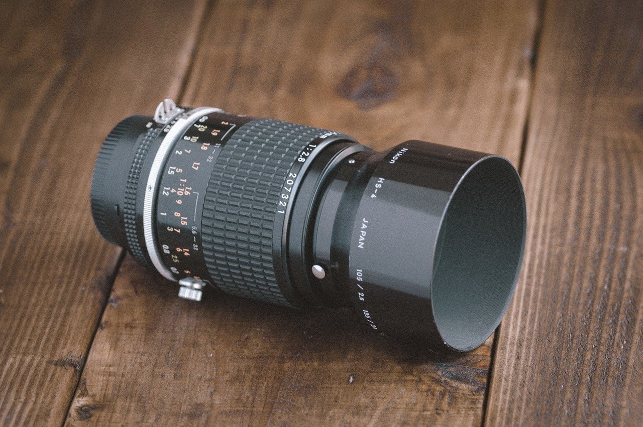 Nikon ニコン Nikkor-P.C 105mm f/2.5 レンズ、フード 実は相当紛らわしい⁈ Nikonのレンズフードの種類｜Polak