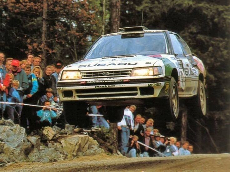 カーコラム 1990年 スバル研究実験センターでwrcトップドライバーの 左足ブレーキ を初体験 鳴海邦彦 公式 Kunihiko Narumi Official Note