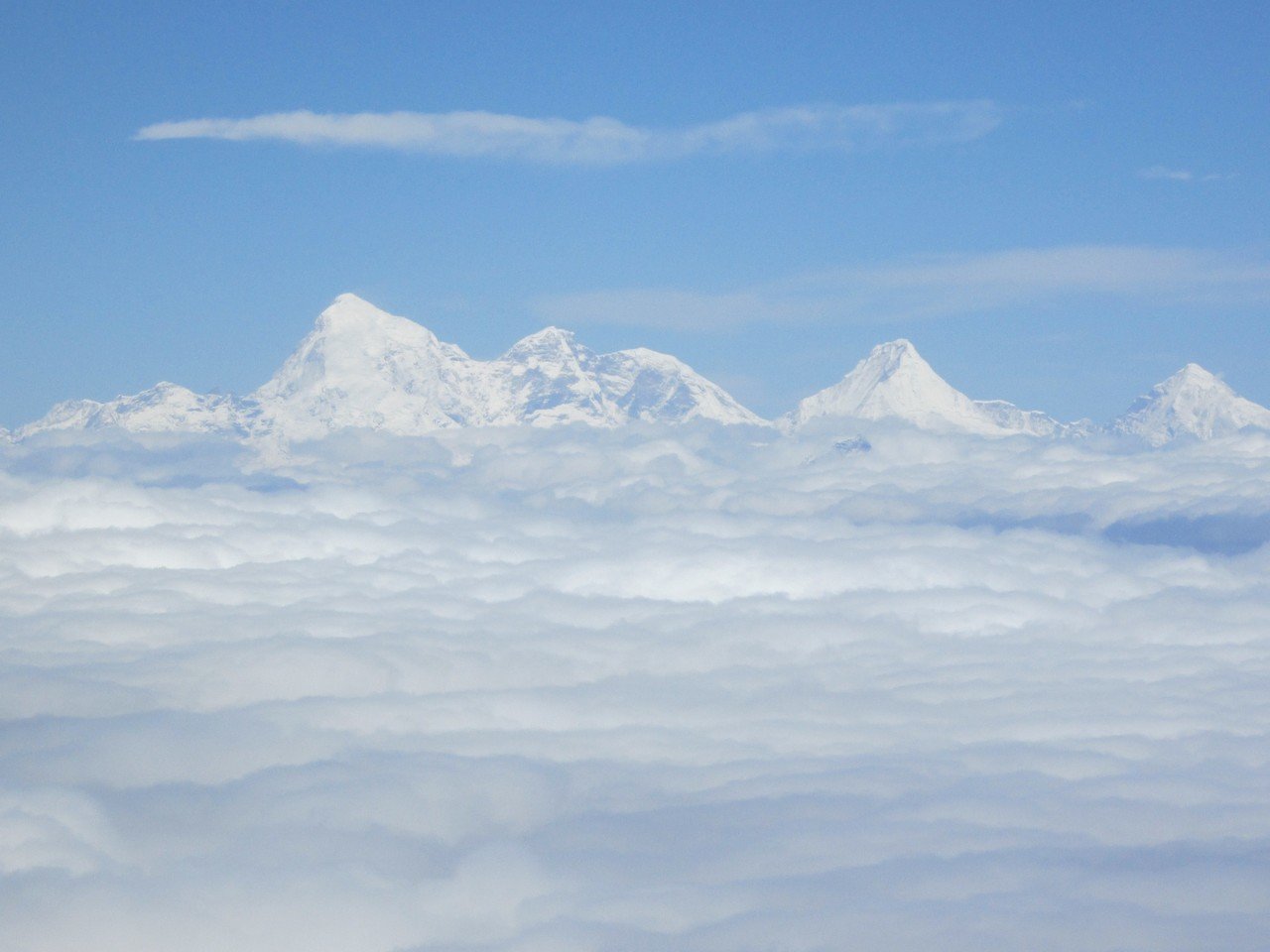 ヒマラヤ山脈の麓に佇むチベット仏教の王国｜神秘と幸福のブータンで雷