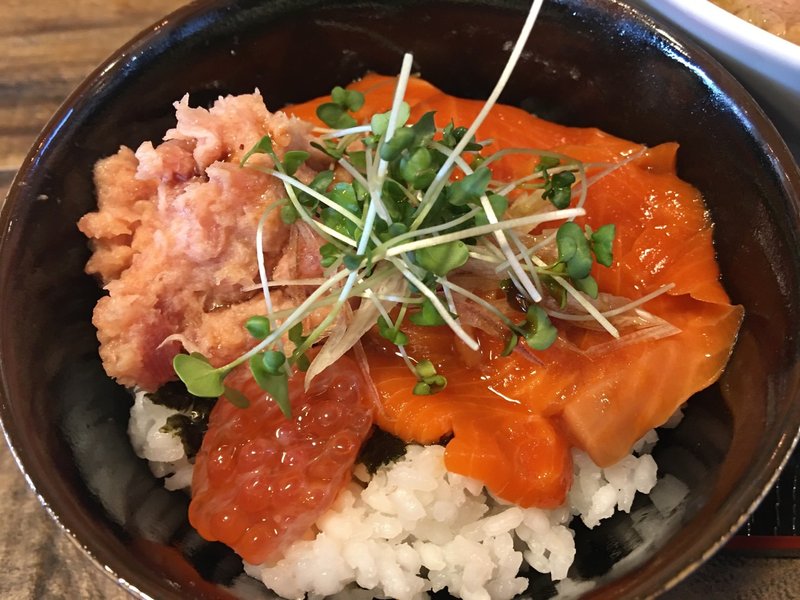 なすや Fort Market 三軒茶屋 で醤油支那そばと半海鮮丼 おぐ Note なすや Fort Market 三軒茶屋 で醤油支那そばと半海鮮丼 おぐ Note