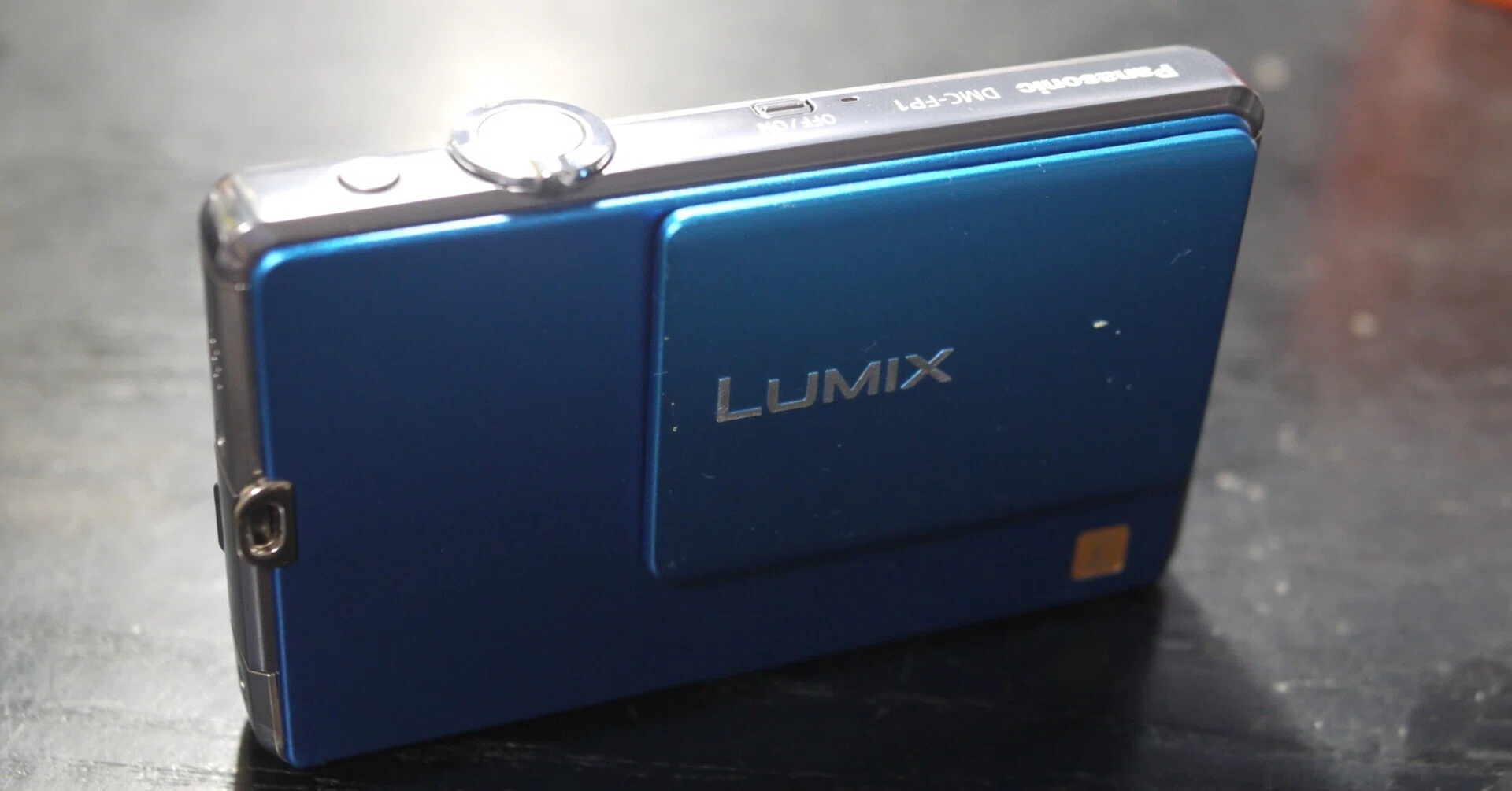 Panasonic LUMIX DMC-FP1 防水 レトロコンデジ オールドコンデジ図鑑【#53】LUMIX FP1 薄いボディにCCDを詰め込んだ