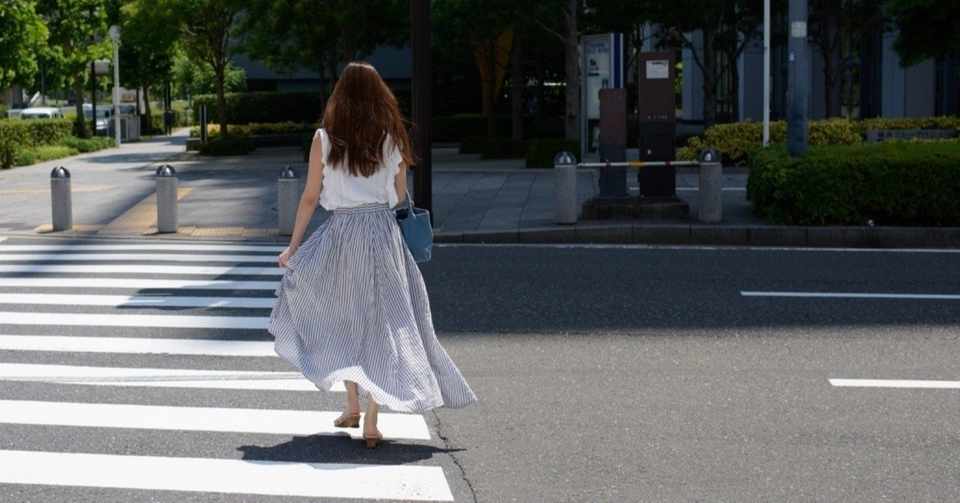 朝帰りの女性社員と下車駅で偶然会う 寡黙な年寄り Note