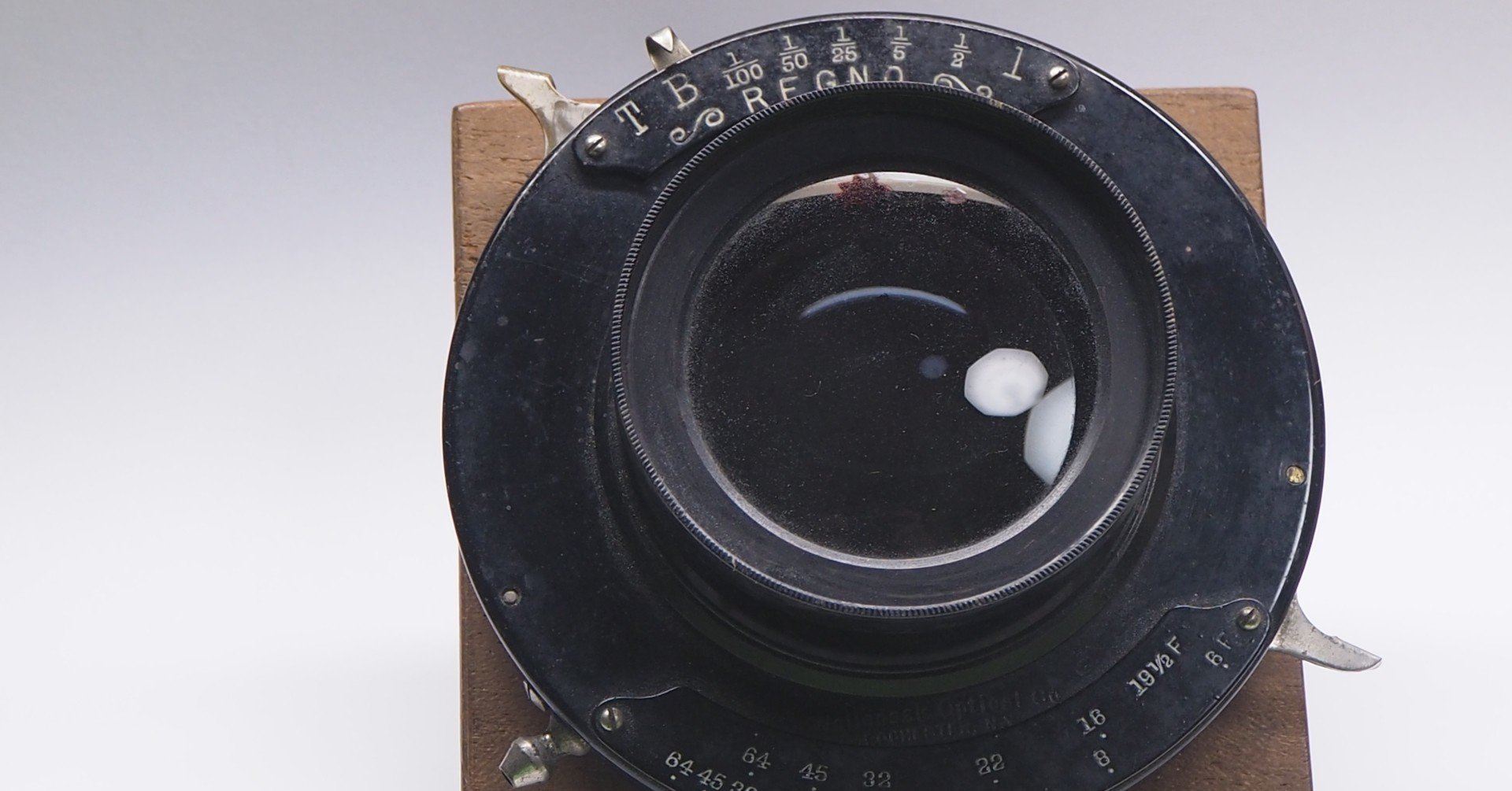 大判オールドレンズ(WOLLENSAK VERSAR, Regno Shuttter搭載)の分解修理