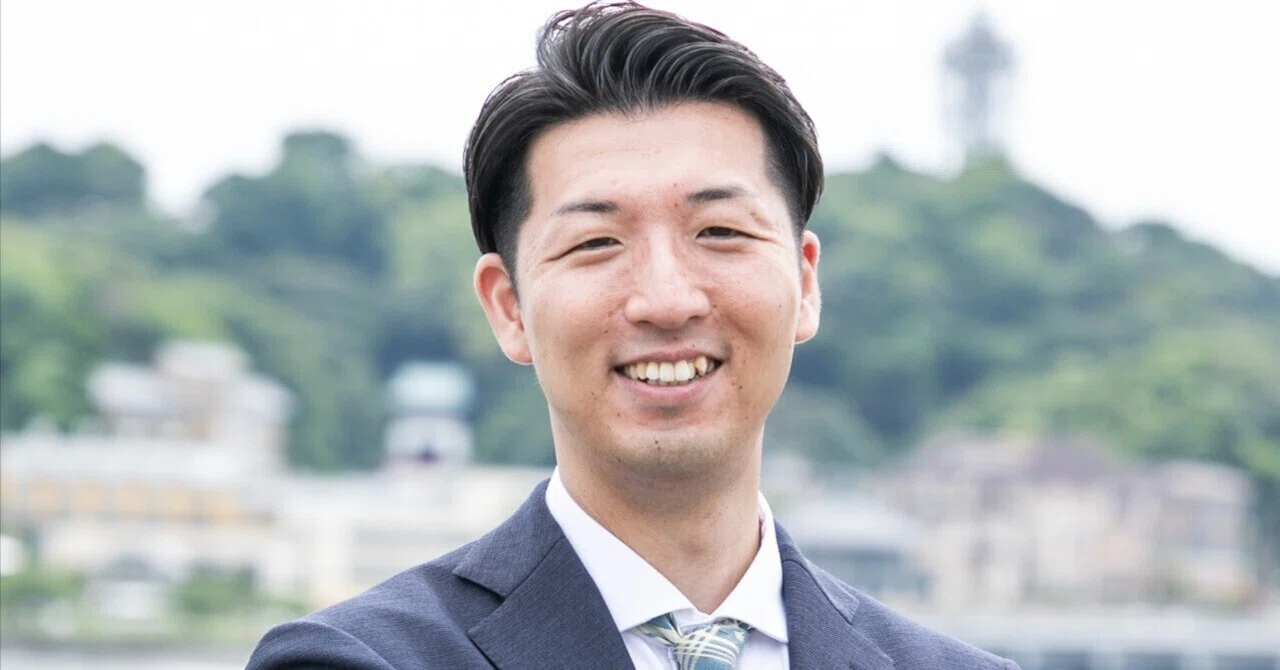 「30歳、売上240万円。朝から夜まで、ずっと動悸がしていた」——薬剤師から組織コンサルへ、売上を17倍にした男。株式会社BeMore・若林雄太さん