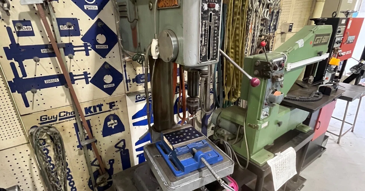 I drilled holes in a steel plate using a drill press! This is Mizumoto ...