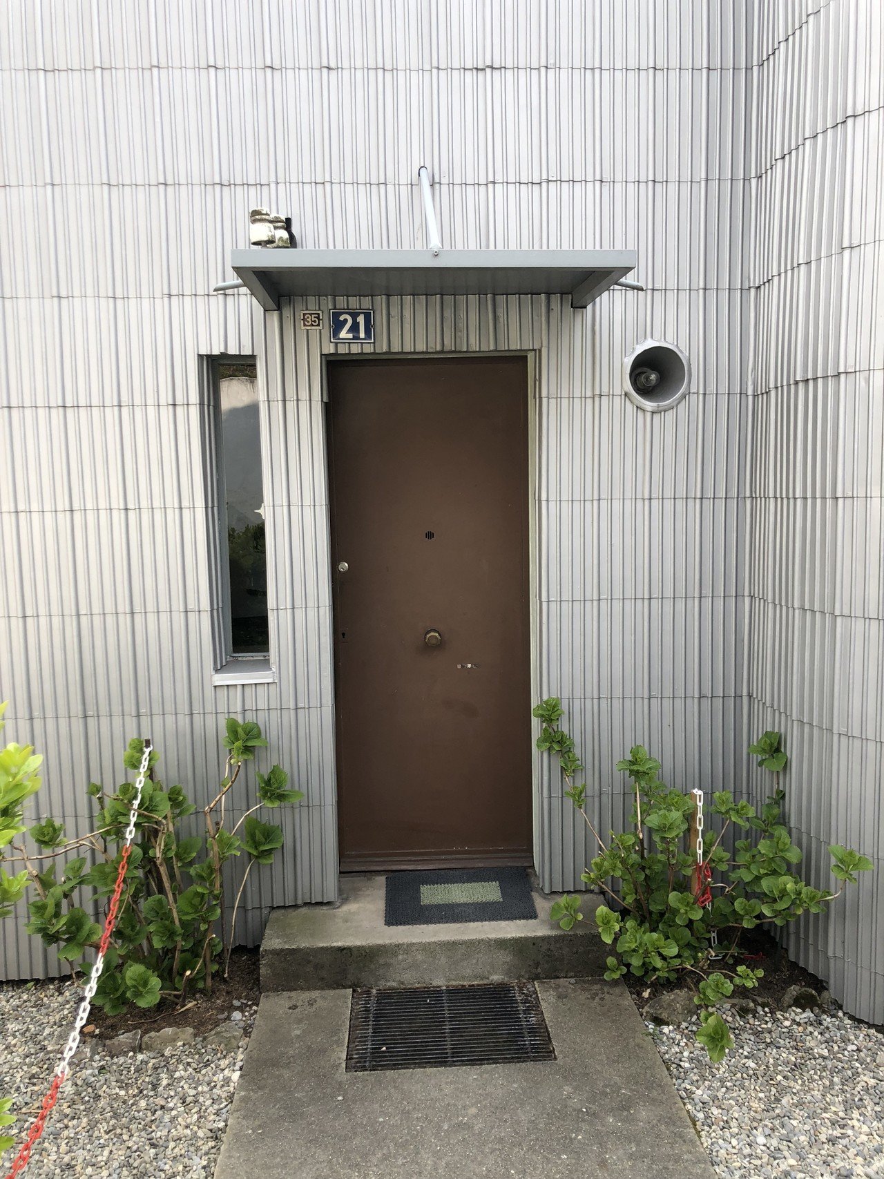 欧州 玄関ドアの真ん中にドアノブが てんぷら Note 欧州 玄関ドアの真ん中にドアノブが てんぷら Note