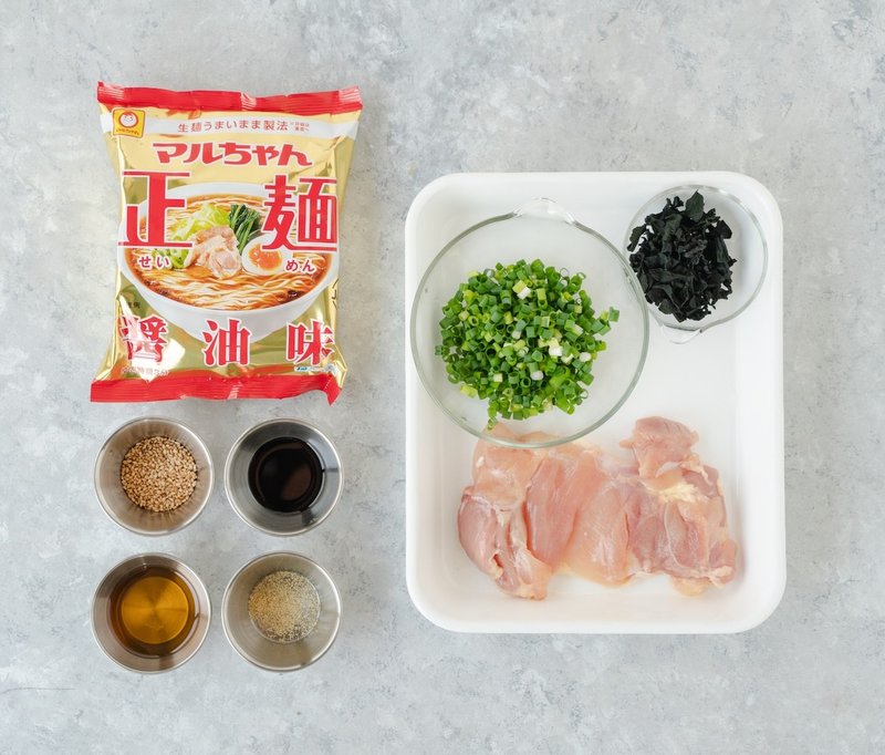 インスタント麺 遂に次元を超える 鶏ねぎわかめラーメン Reizoko Ni Almonde 冷蔵庫にあるもんで Note