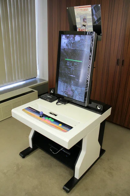 注目の？出品物：マイコンソフトのゲーミングデスク「XAC-1」｜dameo