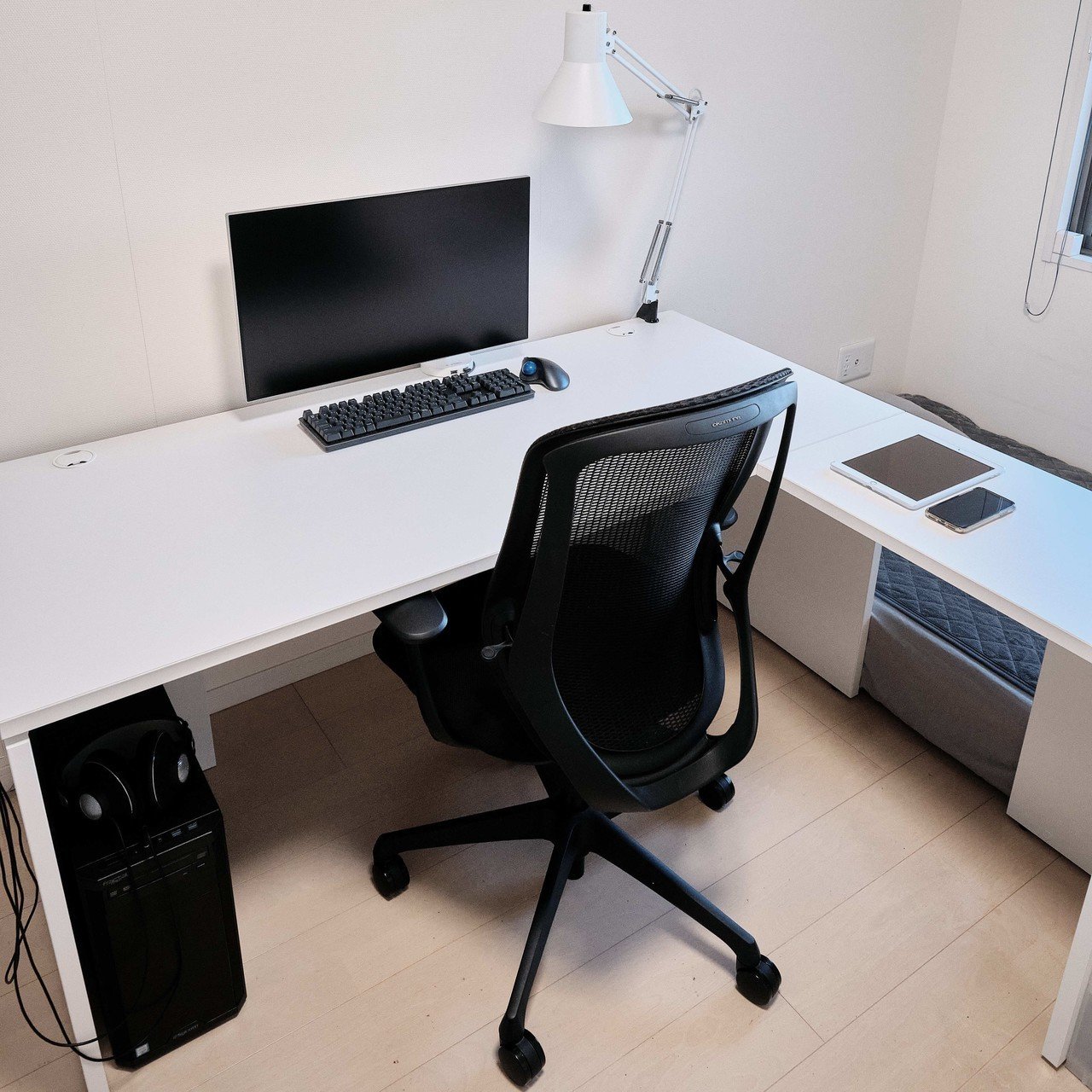 元オタクのミニマリストがデスク周りを紹介してみる 年1月 Harushika Note 元オタクのミニマリストがデスク周りを紹介してみる 年1月 Harushika Note