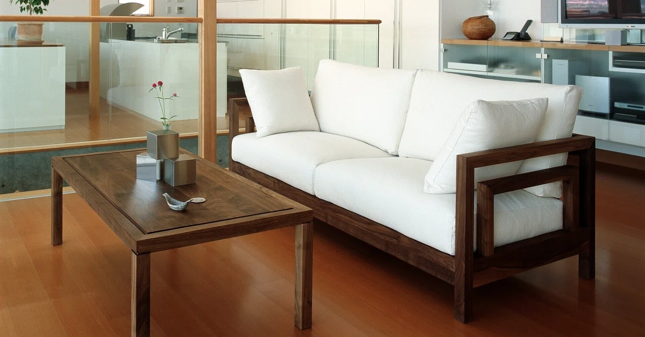 Can splinters in solid wood floors be smoothed out by sanding?👣｜床研磨のふじ美装