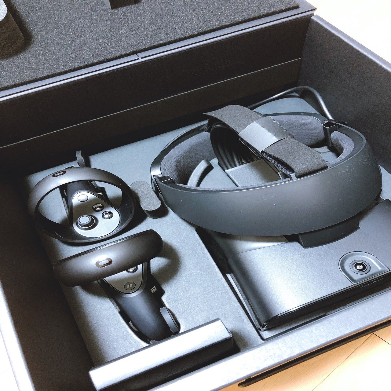  Rift S VRヘッドセット Amazon.co.jp: Oculus Rift S PC接続専用 高性能VRヘッドセット