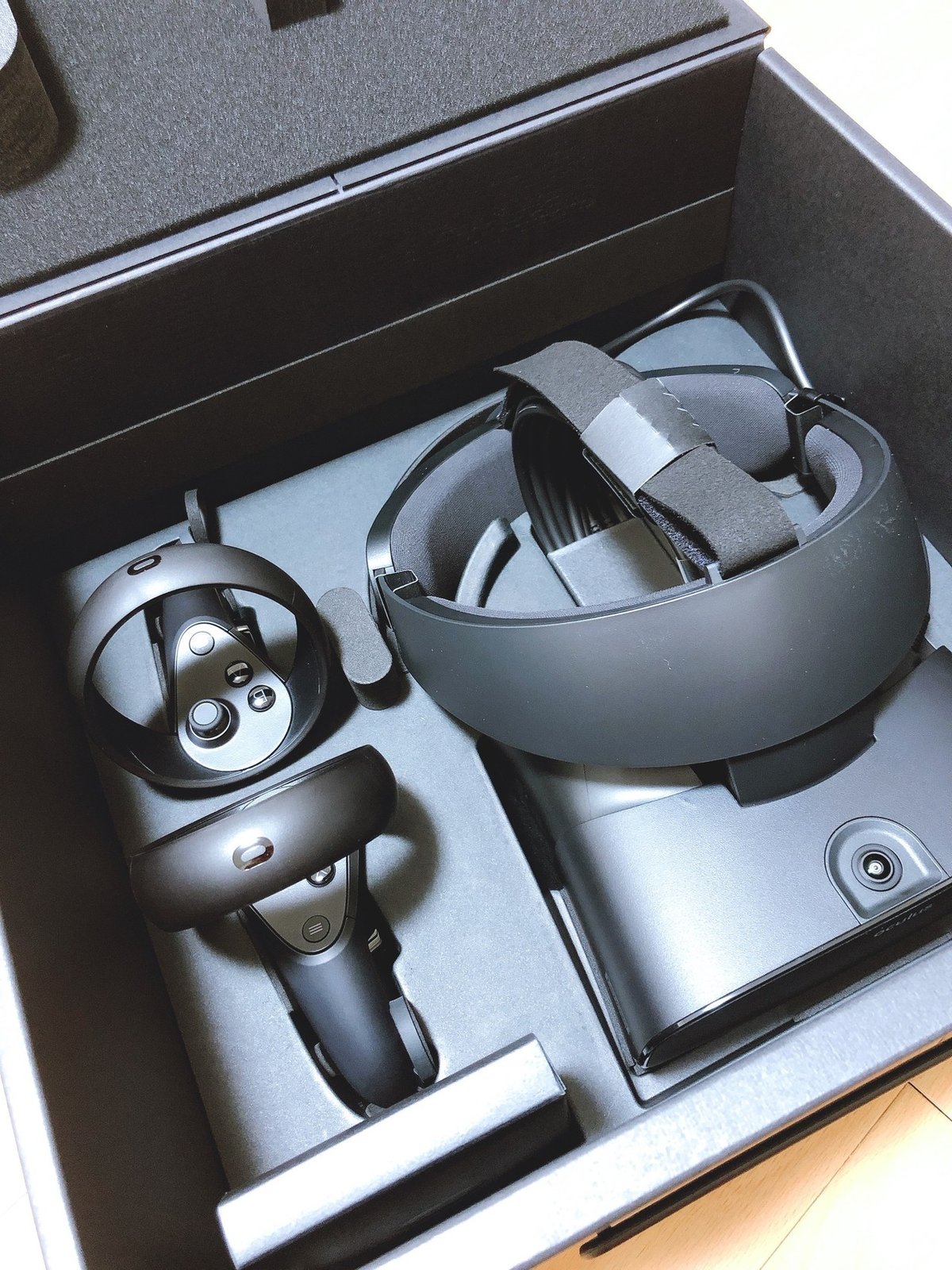 ち*ん様 VRヘッドセット「 Rift S」 Amazon.co.jp: Oculus Rift S PC接続専用 高性能VRヘッドセット