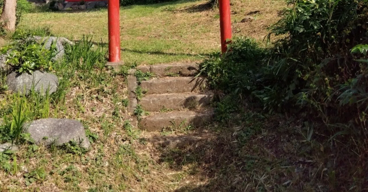 Inari Shrine Stairs (Fujisawa City, Kanagawa Prefecture)｜階段が好き