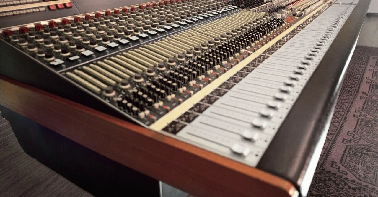 [Stories of Legendary Gear] The Mic Preamp That Has Been Reissued for ...