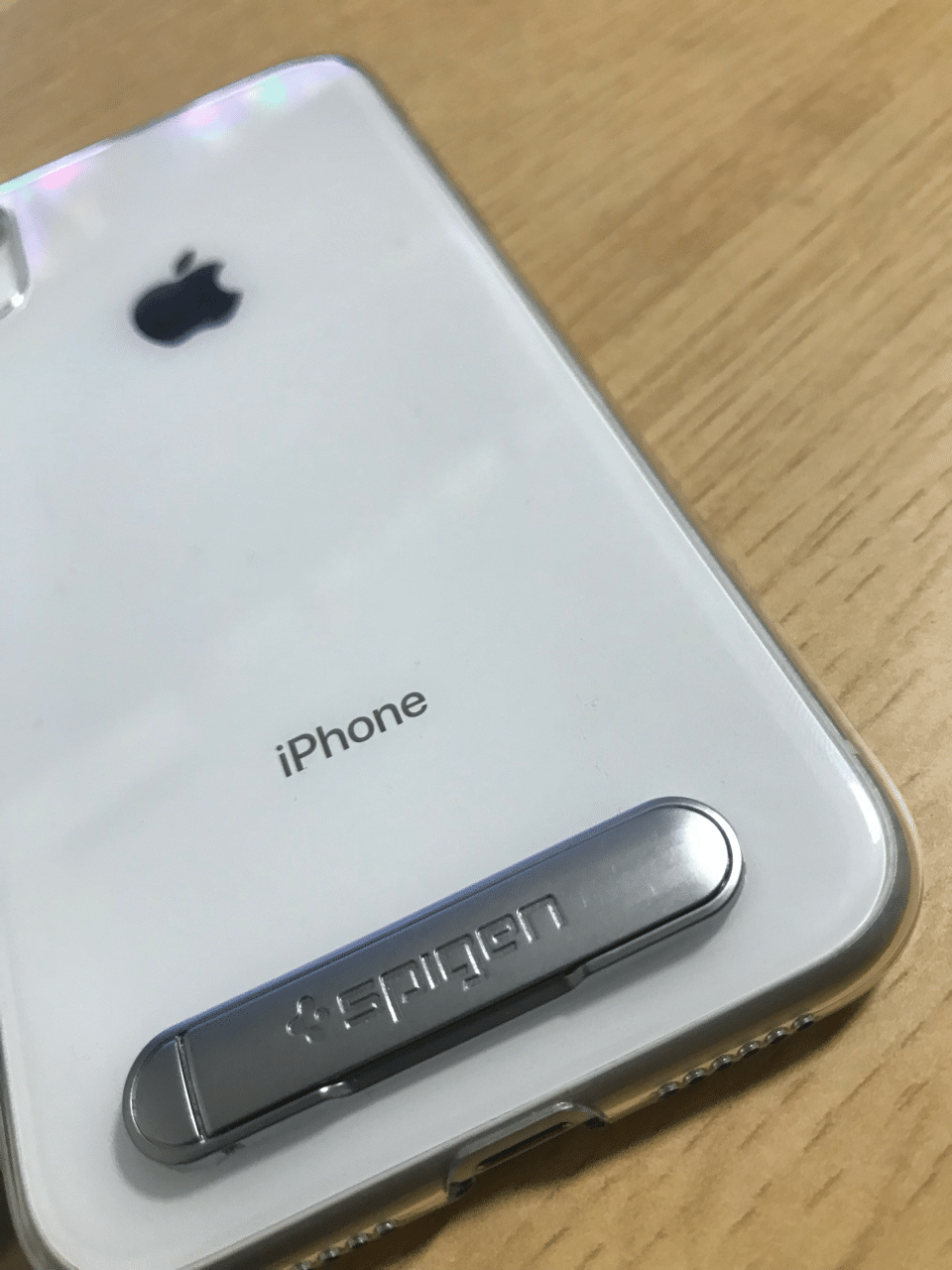 縦置きも横置きも出来るスマホスタンドの決定版を見つけた Spigen キックスタンド グライフ モノで暮らしをgood Lifeに Note