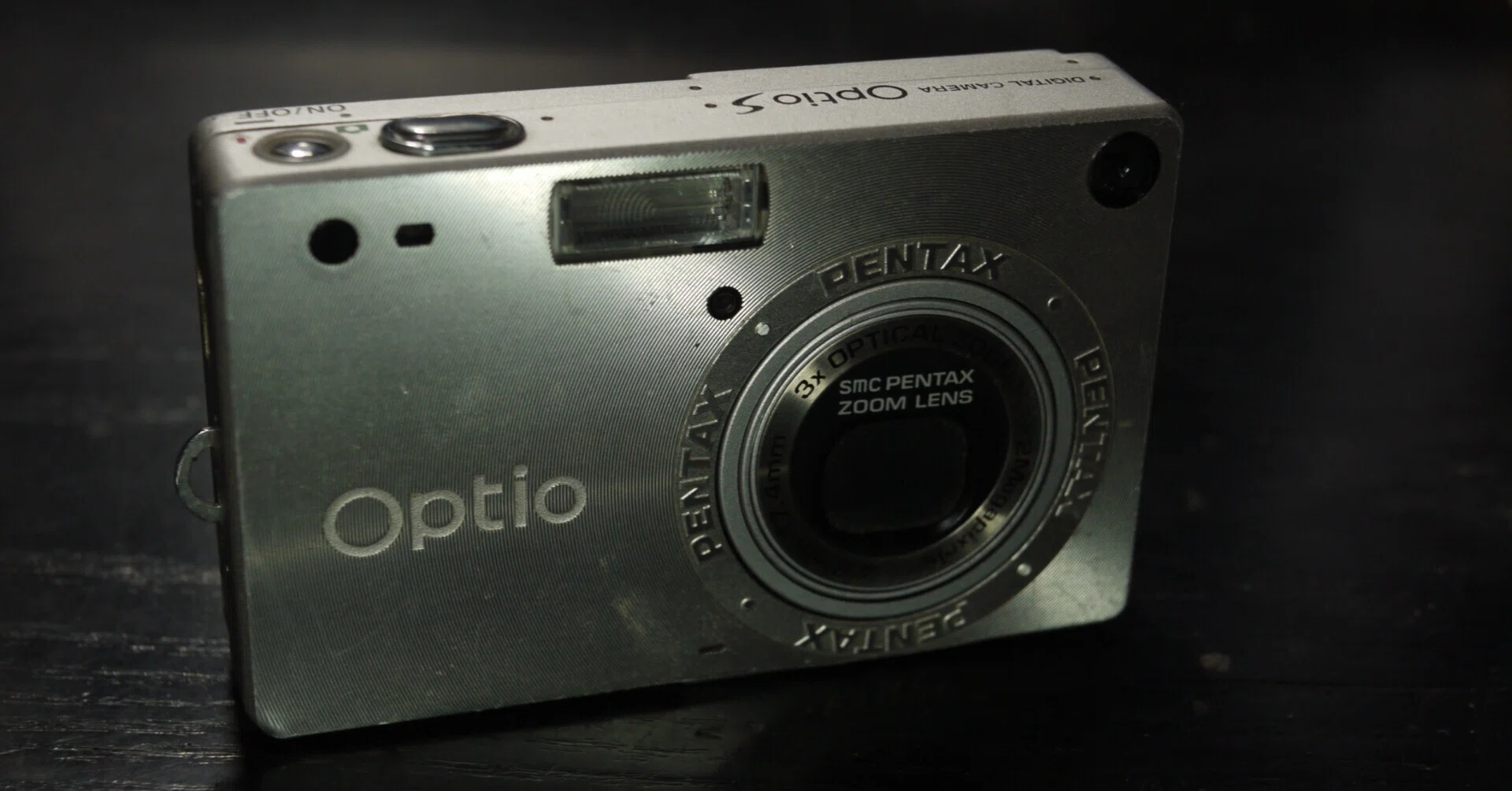 ペンタックス　コンデジ オールドコンデジ図鑑【#54】PENTAX Optio S｜名刺サイズに詰め込まれ