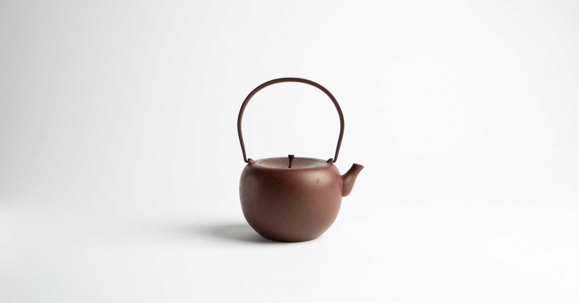 りんごn　茶道具　那古野釜　伊藤宝斎作　鉄瓶　急須　C　6796C Amazon | 茶道具 那古野釜 伊藤宝斎作 鉄瓶 急須 C 6796C | ノー