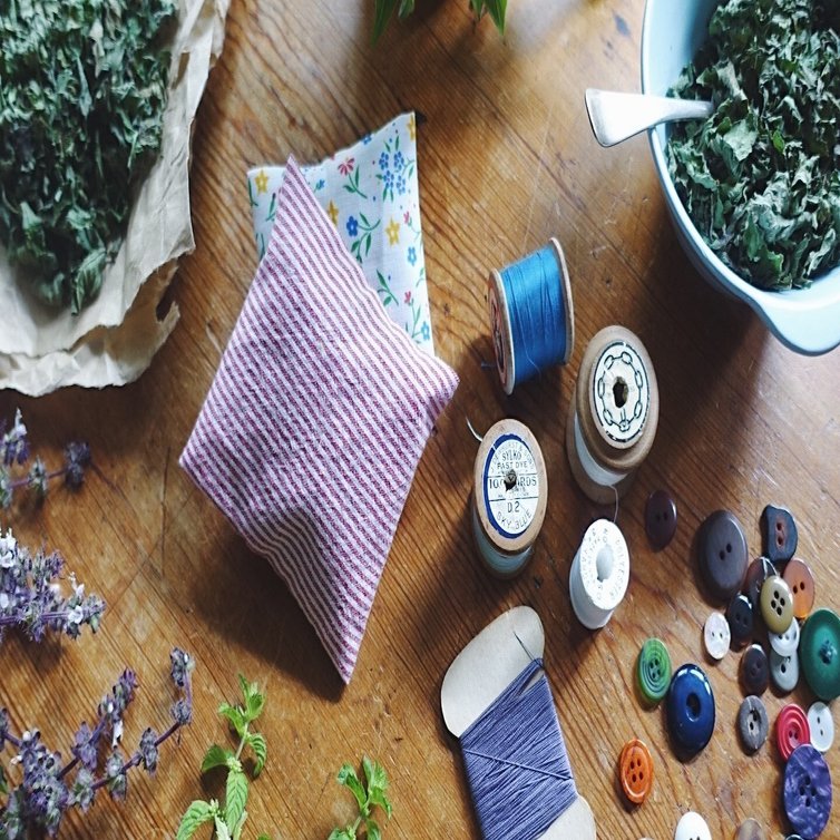 ミントの ハーブサシェ で呼吸を整える ハーブ アロマ 香る暮らし Hanaike はないけ Note