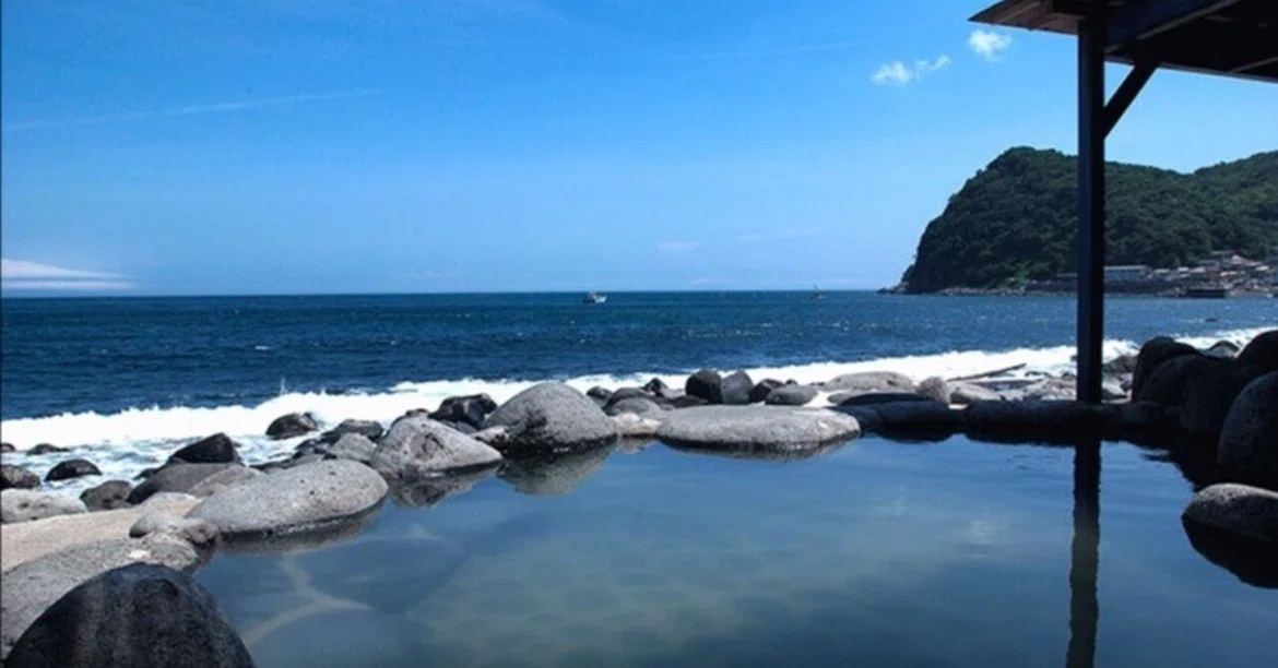 [Minami-Izu Hot Spring Diary #14] Kurone Rock Bath: Enjoying Soft Water ...